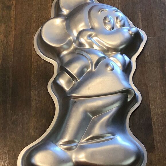Vintage unused Mickey Mouse cake pan - Picture 2 of 3